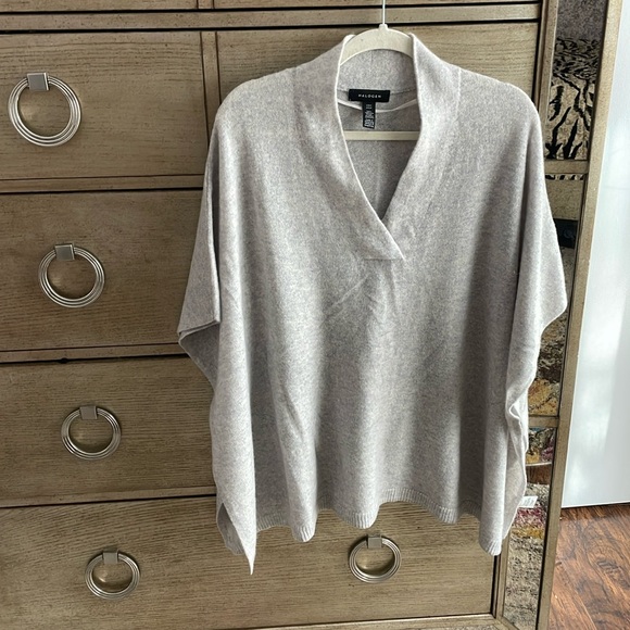 Halogen crossover vee cashmere poncho - Picture 2 of 5